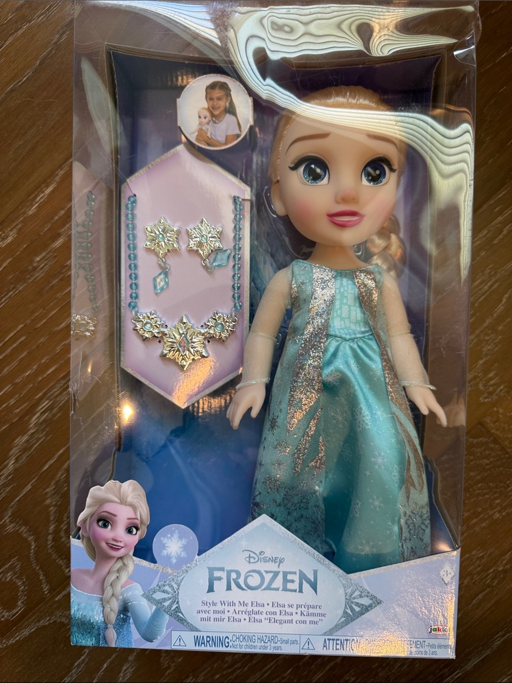 Disney Elsa Fashion Doll in Teal and Pink Accessory Set